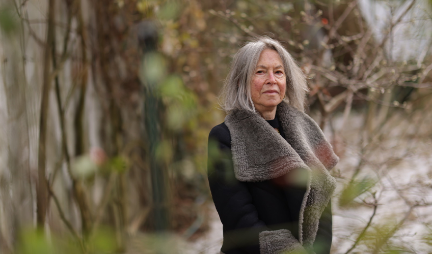 portræt af Louise Glück