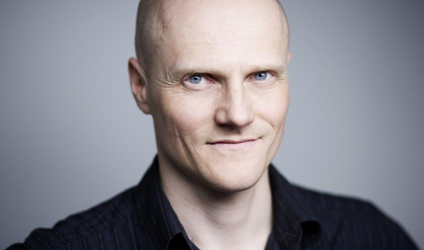 portræt af Stian Hole