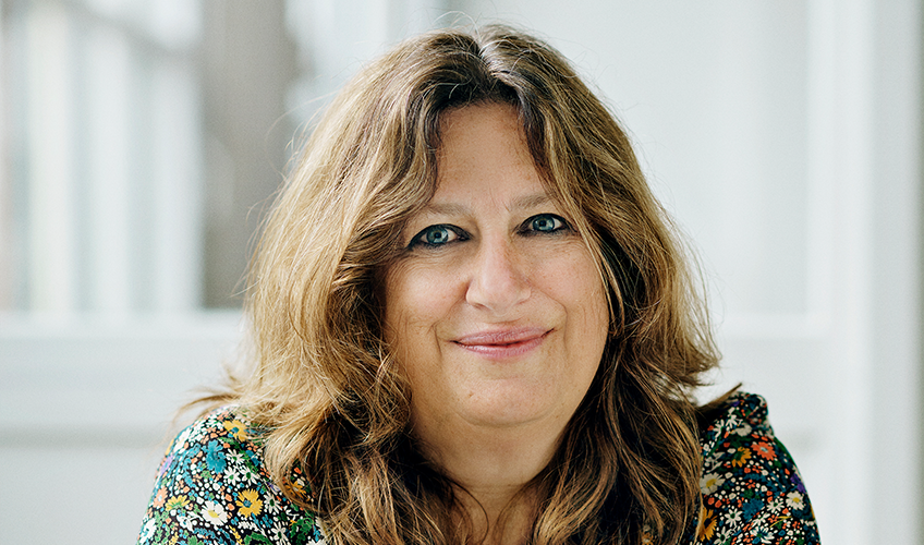 Portræt af Elly Griffiths