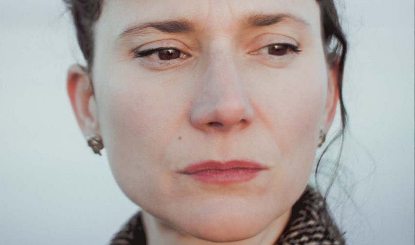 Portræt af Claire-Louise Bennett